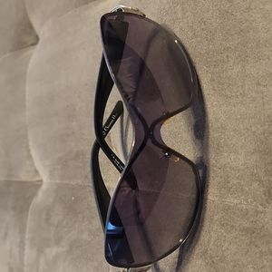 Dior Womens Sunglasses w/black frame and silver detail